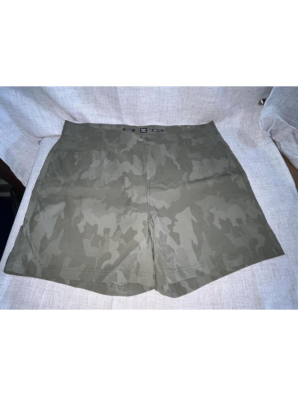 Prana Halle Short Plus II 20W Standard Fit Green Shorts EUC